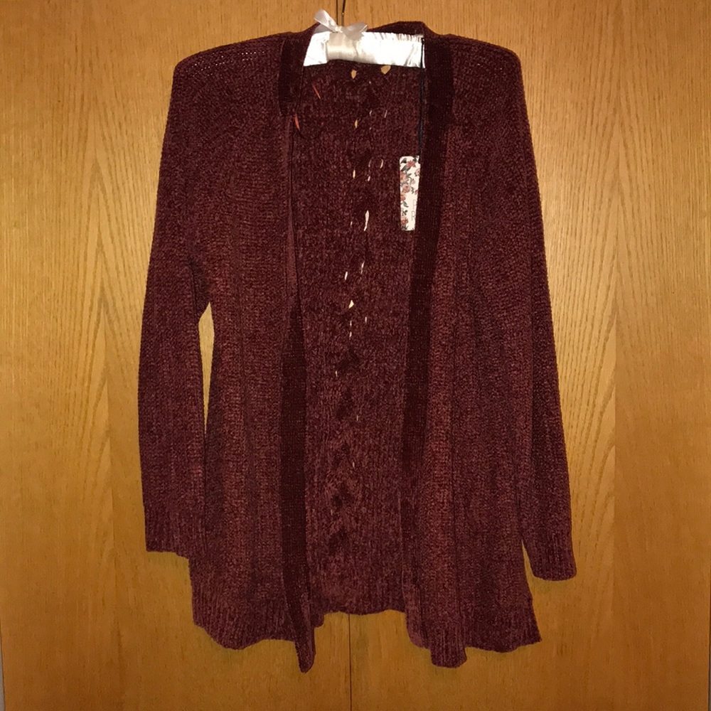 BRAND NEW KNIT SWEATER